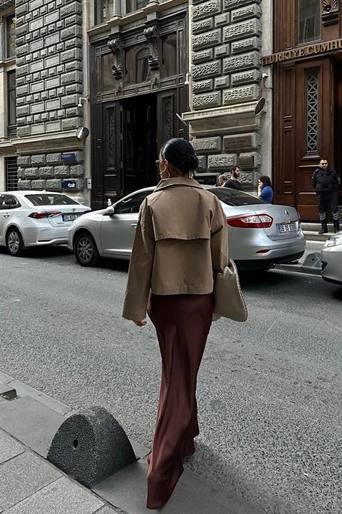 Jupe satinée élégante MRZ Line